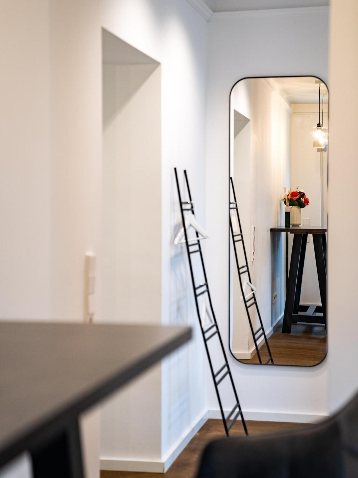 Whirlpool - Zentral - Designloft Mit Xxl Terrasse Apartment Wiesbaden Luaran gambar